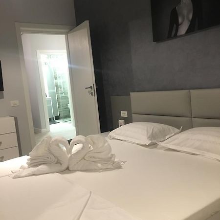 Arthemis Apartment Mamaia Exterior photo