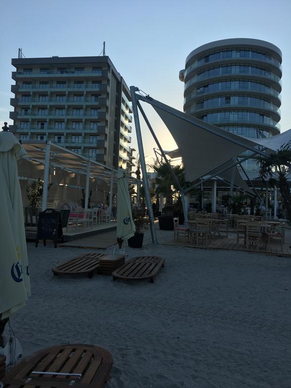 Arthemis Apartment Mamaia Exterior photo