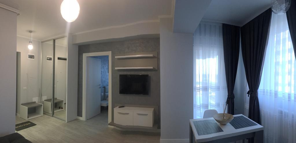 Arthemis Apartment Mamaia Exterior photo