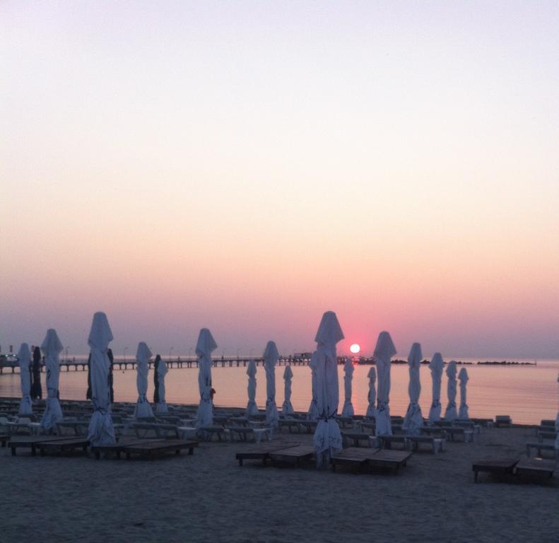 Arthemis Apartment Mamaia Exterior photo