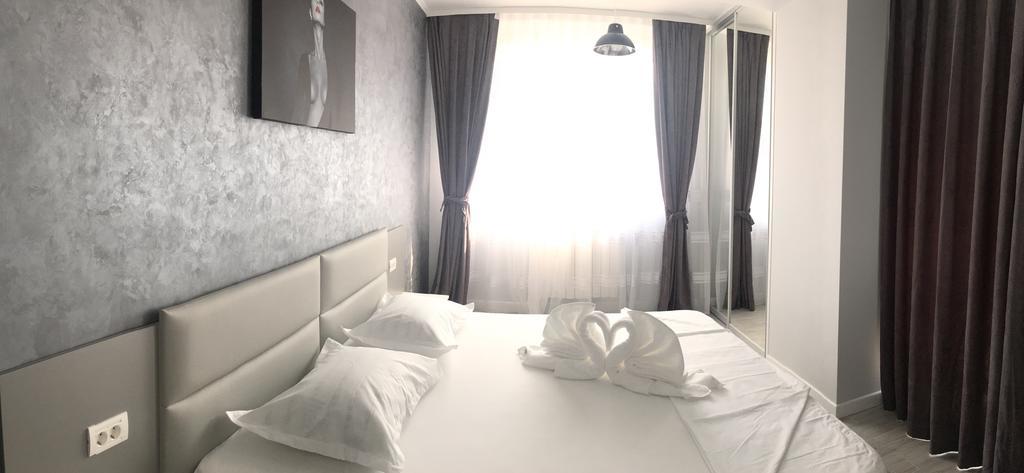 Arthemis Apartment Mamaia Exterior photo