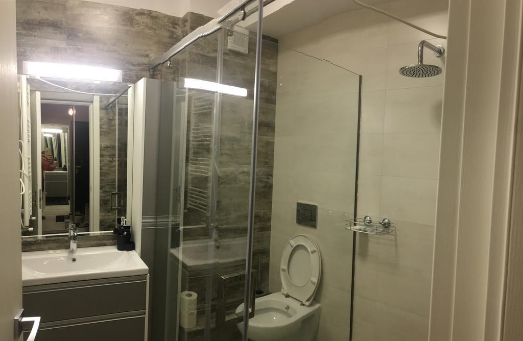 Arthemis Apartment Mamaia Exterior photo