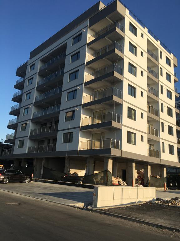 Arthemis Apartment Mamaia Exterior photo